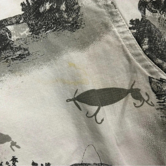 Woolrich Mens L White Grey Button Down Shirt Canoe Fishing Lures Pattern‎ - Picture 7 of 8